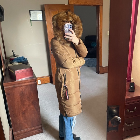 SUMMER SALE 💐🎉 Brown Coat with Fur - Picture 2 of 9